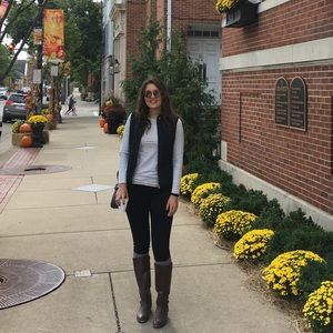 Meet your Posher, Ariana